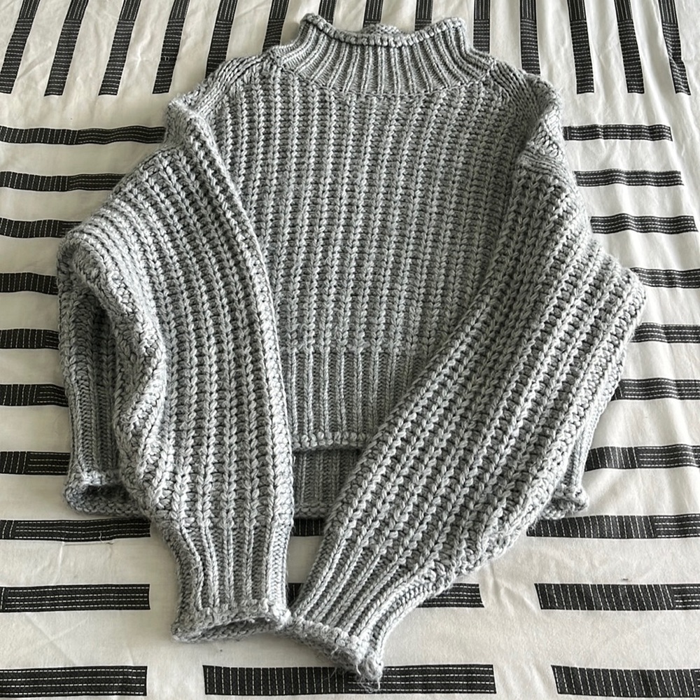 H&M Gray Knit Turtleneck M